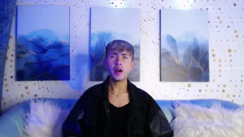 Noah online show from December 14, 1:05 pm