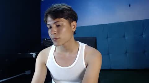 Snapshot of noahbakerr chatting on October 21, 7:58 pm noahbakerr online show from October 21, 7:58 pm