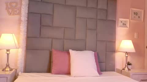 Noah   online show from February 3, 12:32 pm