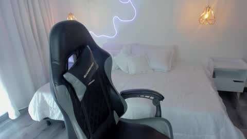 Noah  online show from November 3, 6:25 am