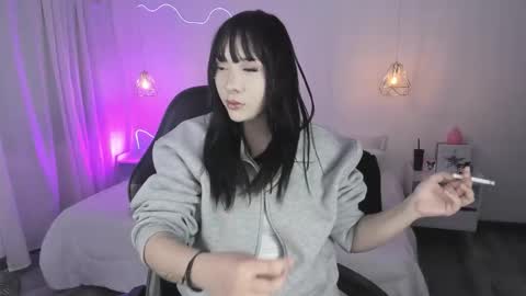 Snapshot of noahcryptic chatting on February 18, 5:36 am Noah online show from February 18, 5:36 am