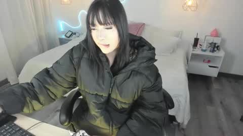 Snapshot of noahcryptic chatting on February 20, 6:26 am Noah online show from February 20, 6:26 am