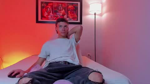 noahh_sky online show from March 24, 3:33 am