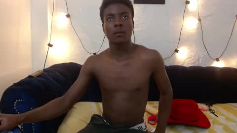 Snapshot of noahjhonson69 chatting on December 3, 9:35 pm noah online show from December 3, 9:35 pm