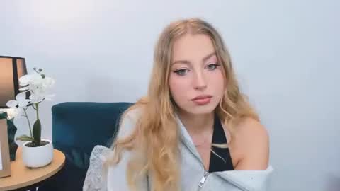 noahpretty online show from September 23, 3:48 pm