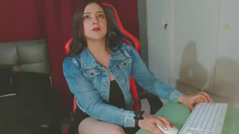 Noamartin online show from December 22, 2:06 am