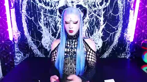 caroline online show from June 11, 11:14 pm