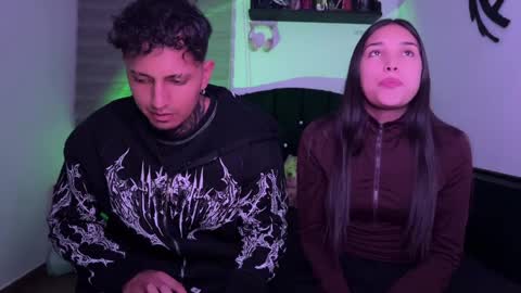 Jean Y Isa online show from April 10, 5:12 am