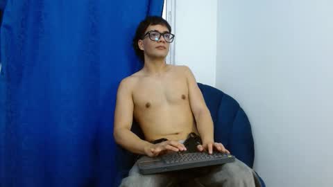 noel_daven online show from October 3, 8:39 pm