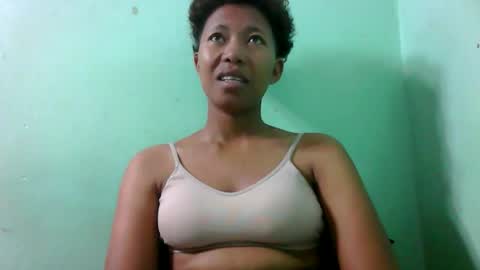 Snapshot of noella711128 chatting on September 27, 5:01 am noella711128 online show from September 27, 5:01 am