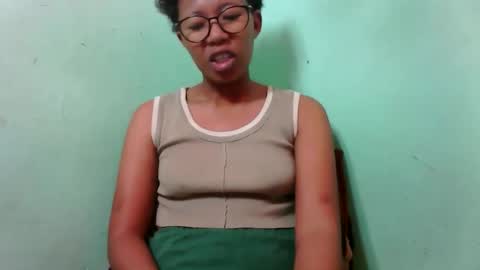 Snapshot of noella711128 chatting on October 13, 5:51 am noella711128 online show from October 13, 5:51 am