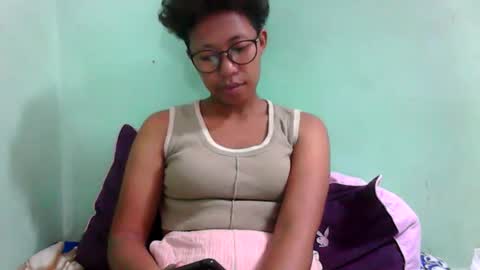 noellah online show from October 20, 8:04 am