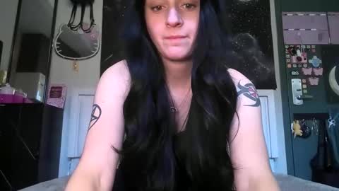Snapshot of noelle1229 chatting on April 9, 5:18 pm Noelle online show from April 9, 5:18 pm