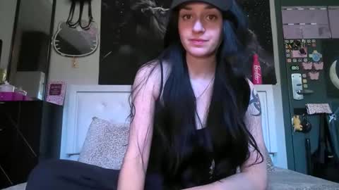 Snapshot of noelle1229 chatting on April 10, 5:28 pm Noelle online show from April 10, 5:28 pm