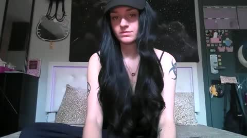 Snapshot of noelle1229 chatting on April 16, 5:47 pm Noelle online show from April 16, 5:47 pm