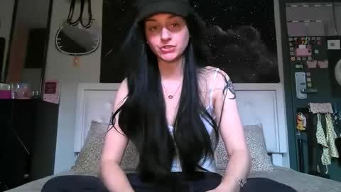 Snapshot of noelle1229 chatting on April 28, 5:18 pm Noelle online show from April 28, 5:18 pm
