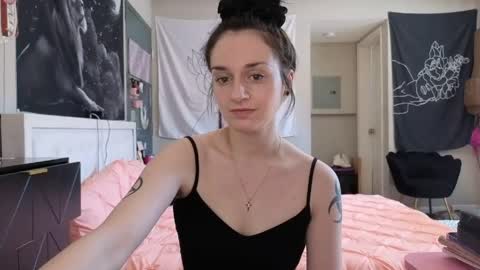 Snapshot of noelle1229 chatting on June 3, 8:25 pm Noelle online show from June 3, 8:25 pm