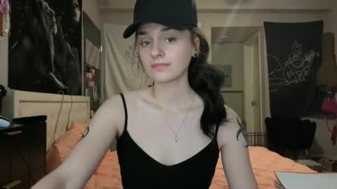 Snapshot of noelle1229 chatting on June 5, 3:35 am Noelle online show from June 5, 3:35 am