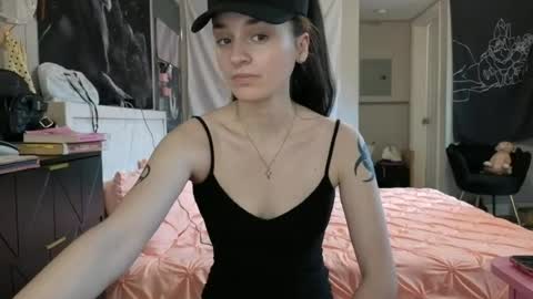 Snapshot of noelle1229 chatting on June 26, 5:06 pm Noelle online show from June 26, 5:06 pm
