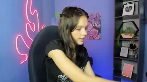 Snapshot of noelle_woww chatting on July 24, 1:42 pm Noelle online show from July 24, 1:42 pm