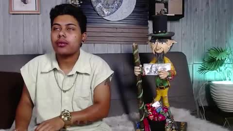 Snapshot of noha__scott chatting on March 17, 1:03 pm noha online show from March 17, 1:03 pm