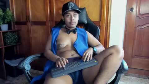 Snapshot of noha__scott chatting on March 21, 3:15 pm noha online show from March 21, 3:15 pm