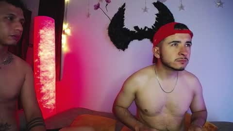 noha_and_iam1 online show from February 8, 11:35 am