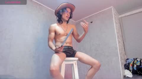 Snapshot of noha_castellano chatting on March 10, 1:05 pm online show from March 10, 1:05 pm