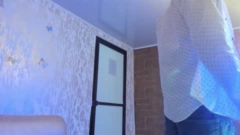 Snapshot of noha_castellano chatting on March 21, 1:16 pm online show from March 21, 1:16 pm