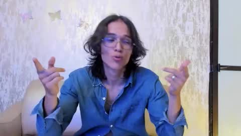 Snapshot of noha_castellano chatting on March 22, 1:03 pm online show from March 22, 1:03 pm