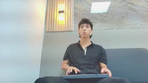 Snapshot of noha_crayg chatting on October 21, 12:50 pm NOHA online show from October 21, 12:50 pm