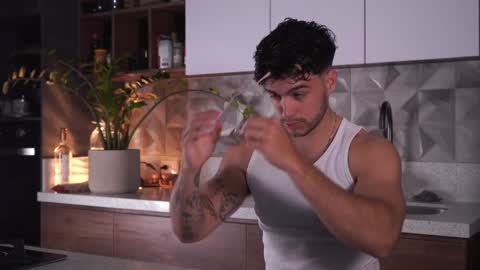 kevin online show from February 1, 12:18 am