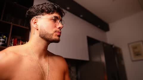 kevin online show from March 8, 2:04 am