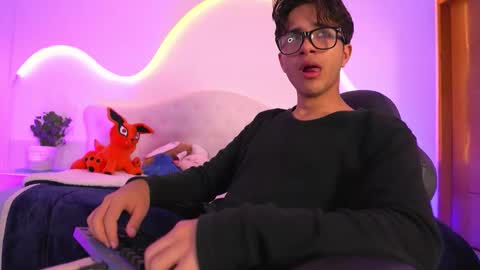 noha_natan online show from November 22, 1:10 pm