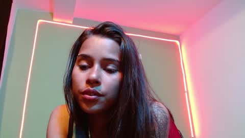 Noha Thomson online show from December 12, 8:53 pm