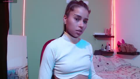 Noha Thomson online show from February 17, 11:20 pm