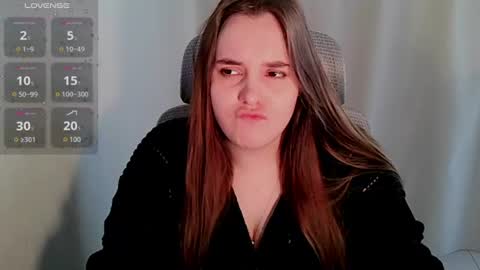 noir_ember_ online show from July 15, 9:36 am