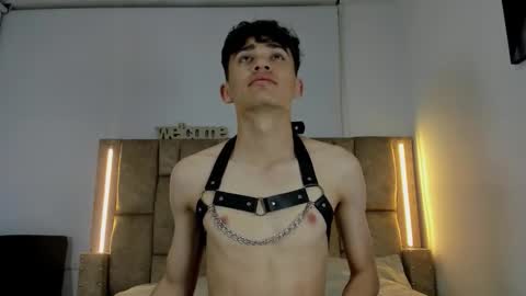 Snapshot of noir_sebas chatting on March 22, 3:32 am Sebas online show from March 22, 3:32 am