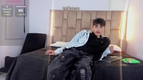 Snapshot of noir_sebas chatting on April 7, 3:29 am Sebas online show from April 7, 3:29 am