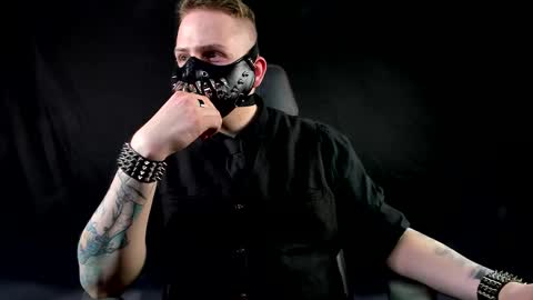 Snapshot of noir_warden chatting on February 4, 4:24 pm Noir online show from February 4, 4:24 pm