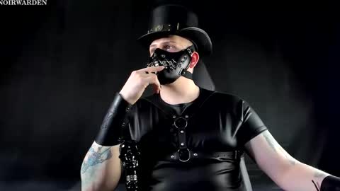 Snapshot of noir_warden chatting on February 14, 12:57 pm Noir online show from February 14, 12:57 pm