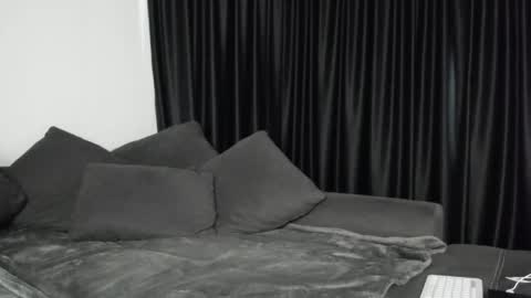 Snapshot of noirsin chatting on March 28, 10:59 am NoirSin online show from March 28, 10:59 am