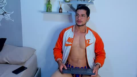 Snapshot of nolan_joness chatting on June 2, 11:34 am Im Nolan online show from June 2, 11:34 am
