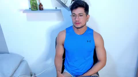Snapshot of nolan_joness chatting on June 21, 1:52 am Im Nolan online show from June 21, 1:52 am