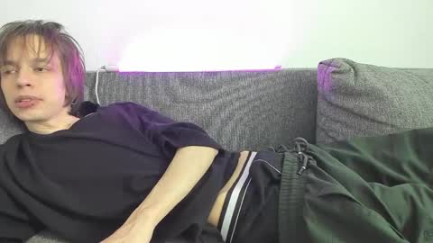 nolan_sagee online show from June 1, 8:05 am