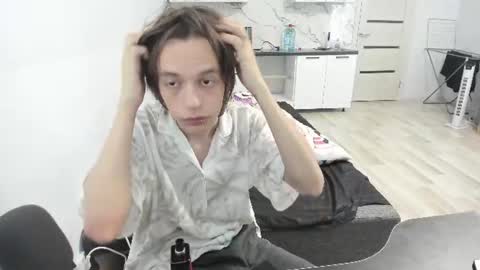nolan_sagee online show from June 14, 7:10 am