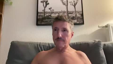 Snapshot of nolo34 chatting on December 2, 3:18 pm nolo34 online show from December 2, 3:18 pm