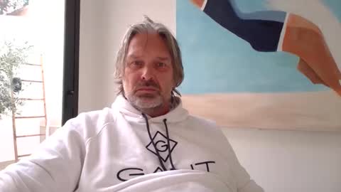 Snapshot of nonsequiture chatting on October 26, 3:18 pm Ralle online show from October 26, 3:18 pm