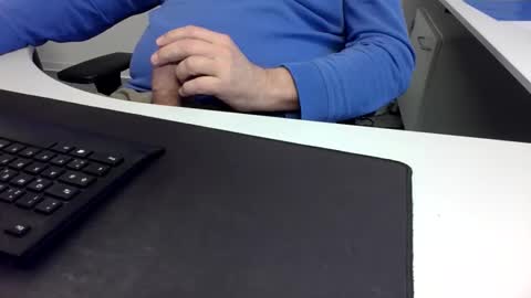 Snapshot of nonsequiture chatting on November 15, 1:29 pm Ralle online show from November 15, 1:29 pm