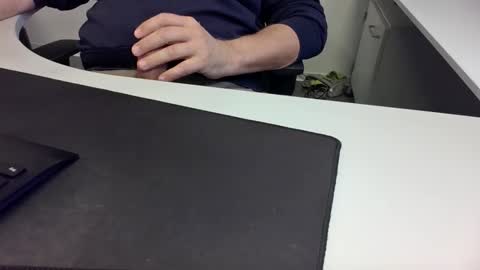 Snapshot of nonsequiture chatting on November 16, 1:17 pm Ralle online show from November 16, 1:17 pm